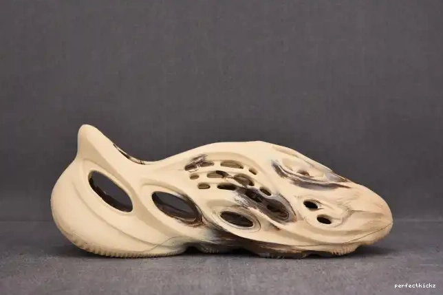 GX8774 Adidas Yeezy RNNR MX Cream Clay Foam 0520